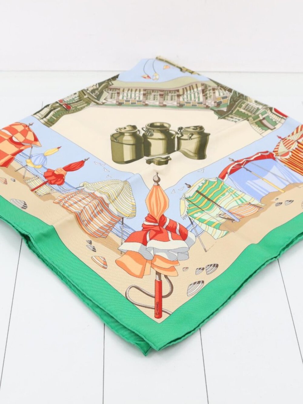 Hermes Scarf in Box - Picture 1 of 1